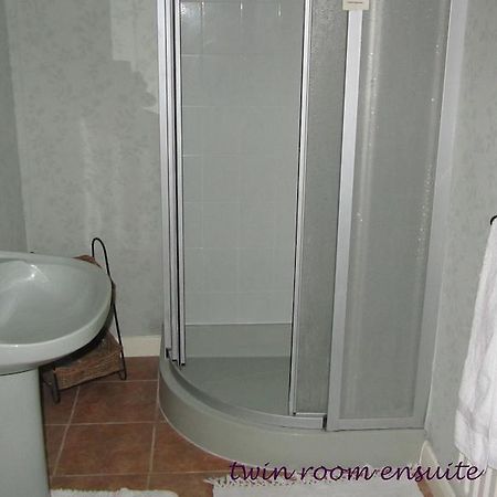 Wickham House Bed & Breakfast Cornisholme Стая снимка